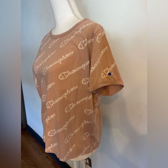 Cute Champion tee with detailed back. - Picture 2 of 3
